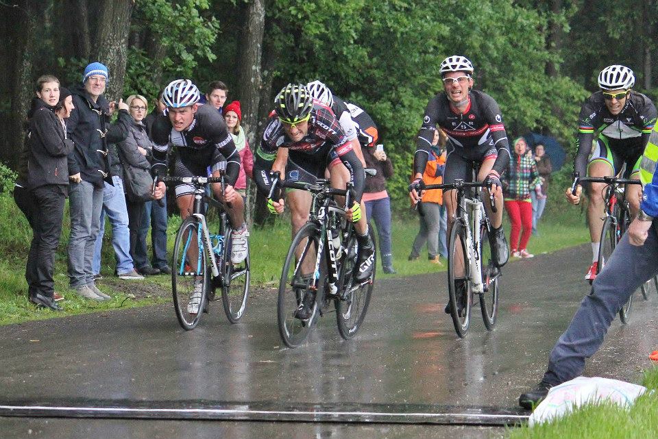 10402680_779536078748044_6597369134502396011_n